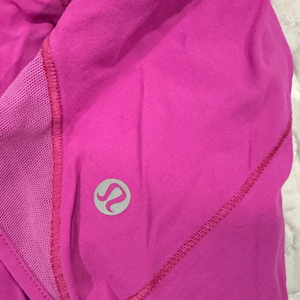 lululemon athletica Hotty Hot Shorts - Picture 2 of 6